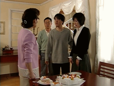 분노 싸대기 아줌마 깜놀 때리고 놀라는 장면
<script src=