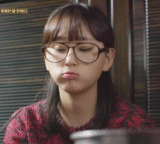 성보라 응답하라 1988 보라 움짤 먹는모습 밥먹는 우물우물 귀여운
<script src=