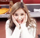 샤샤 윙크 눈빛 눈 예쁜 유혹 걸그룹 멤버 여자 귀여운
<script src=