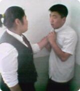 닥쳐  멱살  여고생  남자  대륙  교실  여자친구  여고생이 남고생의 멱살을  죽고싶냐  조폭같은
<script src=